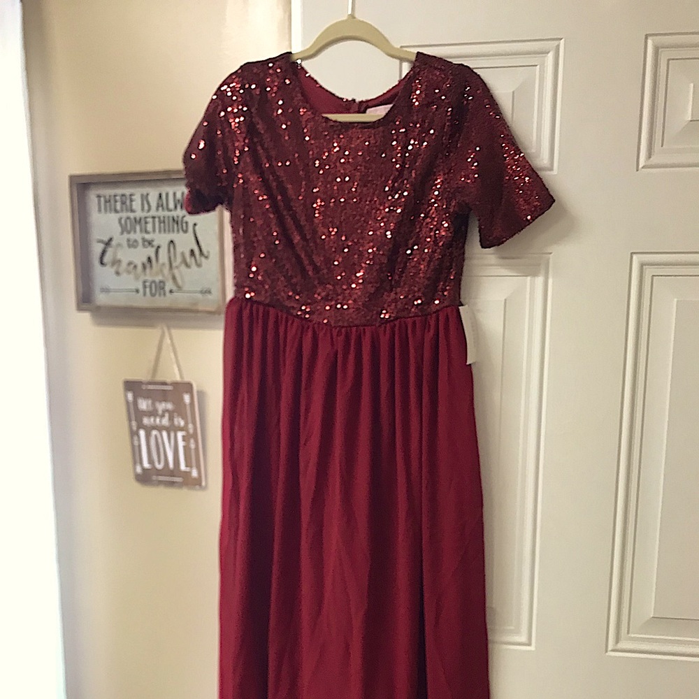 Neese’s Dresses- “Elsa” in “Burgundy”